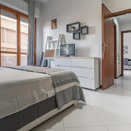 Apartment Modern With Private Parking! *