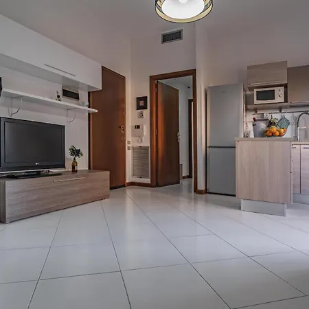 Modern With Private Parking! Cagliari
